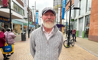 O pregador de rua John Dunn foi acusado de homofobia em uma de suas pregações. (Foto: Christian Legal Center).