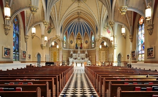 Interior da Igreja Católica de St. Andrew em Roanoke, Virgínia, EUA. (Foto: Wikipedia/Creative Commons)