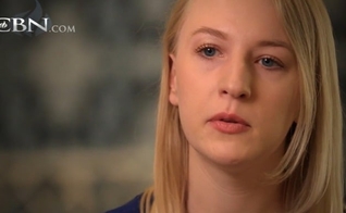 Katie Lentz relata sua história milagrosa. (Captura de tela/CBN News)