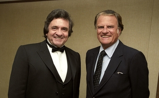 Johnny Cash e Billy Graham durante cruzada nos EUA, em 1985. (Foto: BGEA)