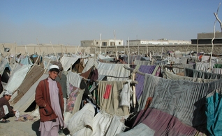 Campo de refugiados para afegãos. (Foto: Portas Abertas)