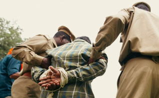 Chandra foi levado à força pela polícia. (Foto ilustrativa: Instagram/Portas Abertas)