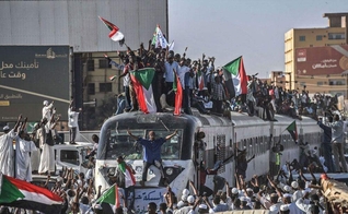 Sudaneses protestam em ruas do Sudão. (Foto representativa: Wikimedia Commons)