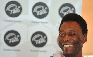 Charlston Soares revelou que Pelé voltou para Jesus nos últimos meses de vida. (Foto: Wikimedia Commons/Marcello Casal Jr./Agência Brasil).