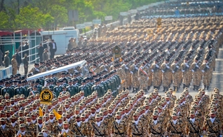 Soldados e pilotos do Exército da República Islâmica do Irã . (Foto: Wikimedia Commons)