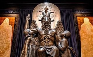 Estátua de Baphomet do Templo Satânico. (Foto: Reprodução/Facebook The Satanic Temple) 