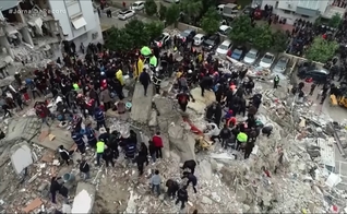 Cenas após o terremoto na Turquia e Síria. (Foto Captura de tela/YouTube Jornal da Record)