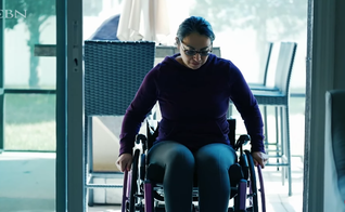 Yessenia Buckley antes de receber a cura. (Foto: Reprodução/YouTube/CBN News)