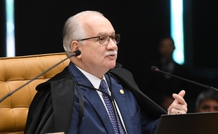 Ministro Edson Fachin durante a sessão plenária. (Foto: Carlos Moura/SCO/STF)