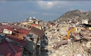 Cenas após o terremoto na Síria e Turquia. (Foto: Captura de tela/Vídeo G1)