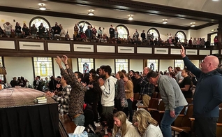 O avivamento na Universidade de Asbury já dura mais de 150 horas. (Foto: Instagram/Nick Hall).