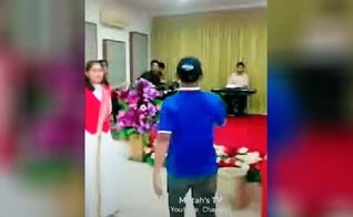 Imagem mostra o momento do incidente na igreja. (Foto: Reprodução/Morning Star News)