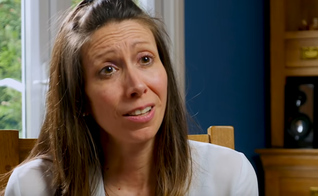 A professora Kristie Higgs foi interrogada por seus superiores na escola por um período de seis horas. (Captura de tela/YouTube/ Christian Concern)