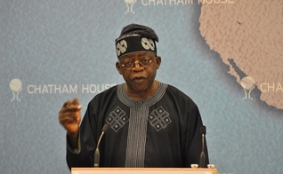Bola Tinubu, presidente eleito da Nigéria. (Foto: Reprodução/Wikimedia Commons/Chatham House)