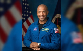 O cristão Victor Glover será o piloto do histórico retorno da NASA à lua. (Foto: Robert Markowitz/NASA).