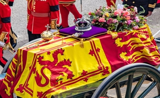 Cortejo fúnebre da Rainha Elizabeth II. (Foto: Wikimedia Commons)