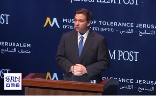 Ron DeSantis em discurso no "Celebre as Faces de Israel", em Jerusalém. (Captura de tela/CBN News)