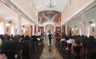 Imagem ilustrativa. Missa realizada na Diocese de Nova Friburgo. (Foto: Reprodução/Facebook/Diocese De Nova Friburgo)