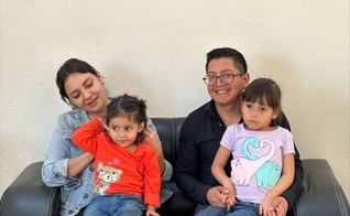 Helena, Mateo e suas duas filhas. (Foto: Reprodução/Voz dos Mártires)