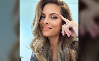 Maria Menounos decidiu permanecer confiando em Deus. (Foto: Reprodução/Instagram/Maria Menounos)