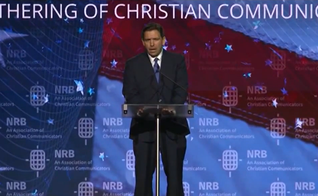 DeSantis promete proteger a família religiosa na National Religious Broadcasters. (Captura de tela/Fox News)