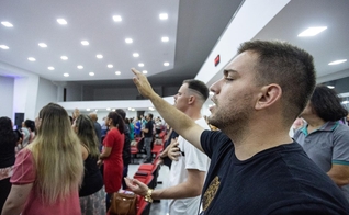 O Brasil viveu um crescimento acelerado de igrejas evangélicas. (Foto: Imagem ilustrativa/Facebook/Assembleia de Deus de Canoas).