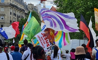 Milhares marcharam para Jesus em Paris. (Foto: Twitter/Marche Pour Jésus 34)