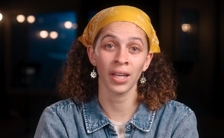 Kirsten Searcy foi restaurada após ter um sonho com Jesus. (Foto: Reprodução/YouTube/Delafé Testimonies)