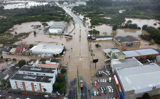 Um ciclone extratropical atingiu o Rio Grande do Sul na sexta-feira (13). (Foto: Reprodução/RBS TV).