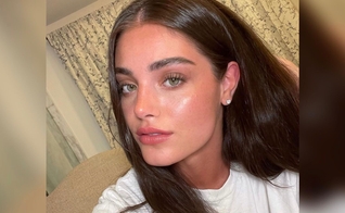 Alana compartilhou como Jesus entrou em sua vida. (Foto: Reprodução/YouTube/Alana Arbucci)