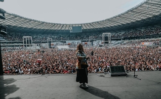 O “Ore Comigo Music Festival” promoveu mais de 12 horas de intercessão e adoração. (Foto: Instagram/Criative Music Oficial).