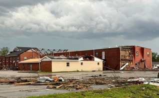 Os moradores pedem orações para avançarem na reconstrução das propriedades. (Foto: Reprodução/Facebook/Mic Denise)