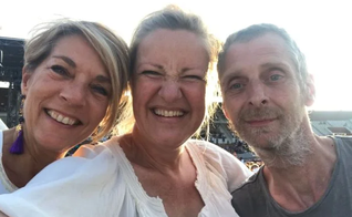 John Hosz (à direita) com Erika na cruzada. (Foto: Revive).