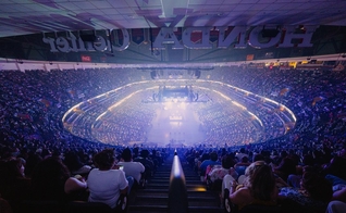 O evento de Greg Laurie atraiu uma multidão de 32 mil pessoas. (Foto: Facebook/Harvest Crusades).