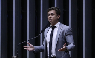 Nikolas Ferreira defendeu o pastor André Valadão. (Foto: Bruno Spada/Câmara dos Deputados).