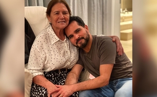 Luciano Camargo e sua mãe Helena. (Foto: Reprodução/Instagram/Luciano Camago)