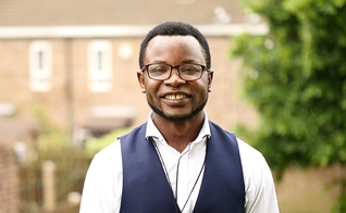 Felix Ngole. (Foto: Reprodução/Christian Concern)