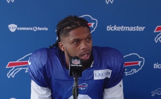 Damar Hamlin em coletiva de imprensa. (Foto: Reprodução/YouTube/Buffalo Bills)