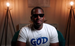 Antonio Francis viu seu plano de vingança ser interrompido pelo Senhor. (Foto: Reprodução/YouTube/Delafé Testimonies).