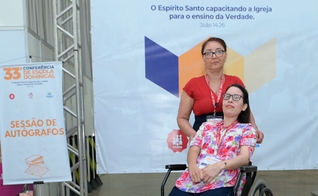 Roberlene Barbosa nasceu com Fibrodisplasia Ossificante Progressiva. (Foto: PAD/ HD Foto Studio).