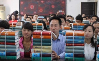 Estudantes da Bíblia na China. (Foto: Andrea Rhodes/Sociedade Bíblica)