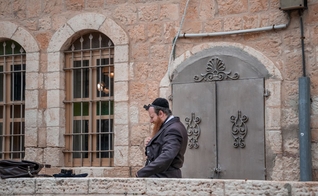 Judeu ortodoxo. (Foto: Unsplash/Maayan Nemanov)