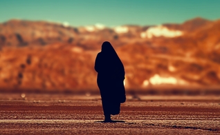 Jovem muçulmana. (Foto: Ilustrativa/Unsplash/Mohamed Nohassi)