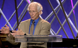 John Piper condenou a busca por se comunicar com falecidos. (Foto: Imagem ilustrativa/Reprodução/Sing! 2022 Conference).