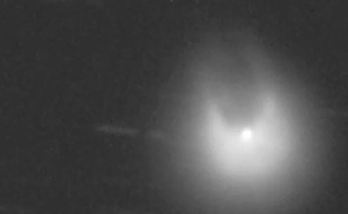 Imagem do ‘cometa do diabo’. (Foto: Reprodução/Reddit r/Space News/Gianluca Masi)