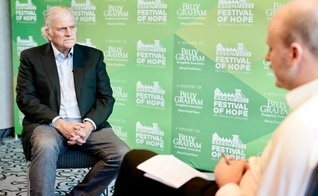 Franklin Graham em entrevista durante o Festival Esperança, na Alemanha. (Foto: Billy Graham Evangelistic Association)