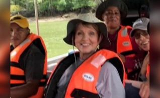 Della Edwards durante uma viagem missionária ao Panamá. (Foto: Reprodução/Baptist Press).