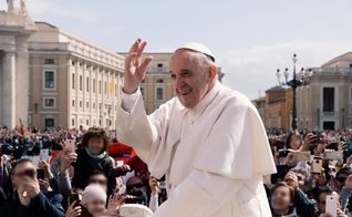 O documento foi assinado pelo Papa Francisco. (Foto: Unsplash/Ashwin Vaswani)