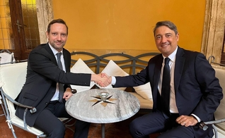 Tristan Azbej, secretário de Estado para a Ajuda aos Cristãos Perseguidos e Davide Dionisi, comissário do governo italiano para a liberdade religiosa. (Foto: Facebook/Azbej Tristan)