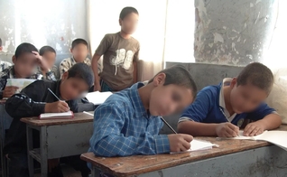 Crianças iranianas na escola. (Foto: Portas Abertas)